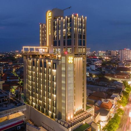 Platinum Hotel Tunjungan Сурабая Экстерьер фото
