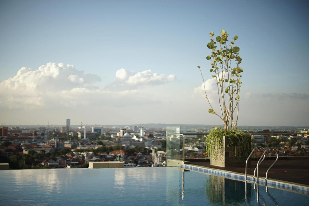 Platinum Hotel Tunjungan Сурабая Экстерьер фото