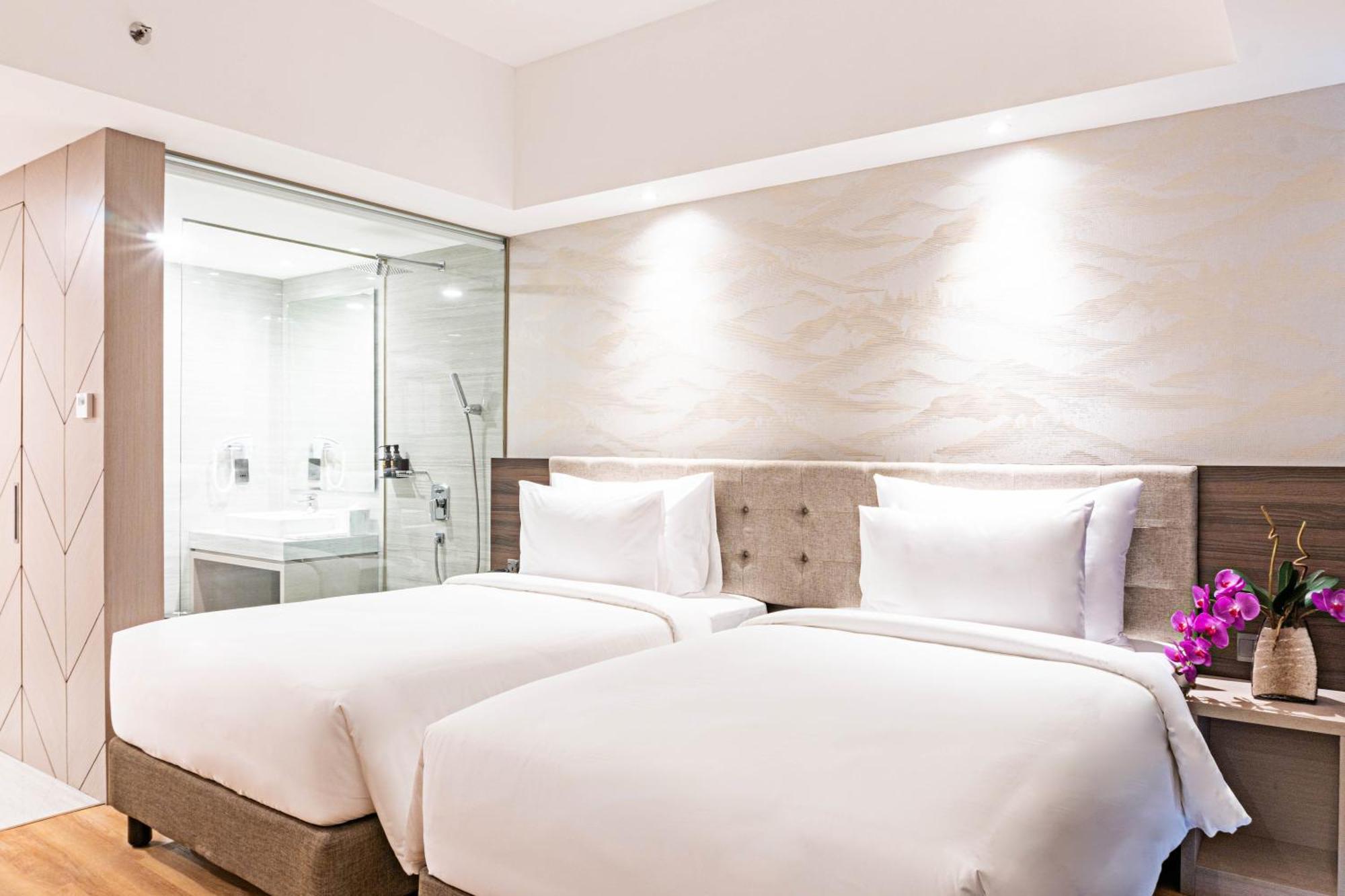 Platinum Hotel Tunjungan Сурабая Номер фото