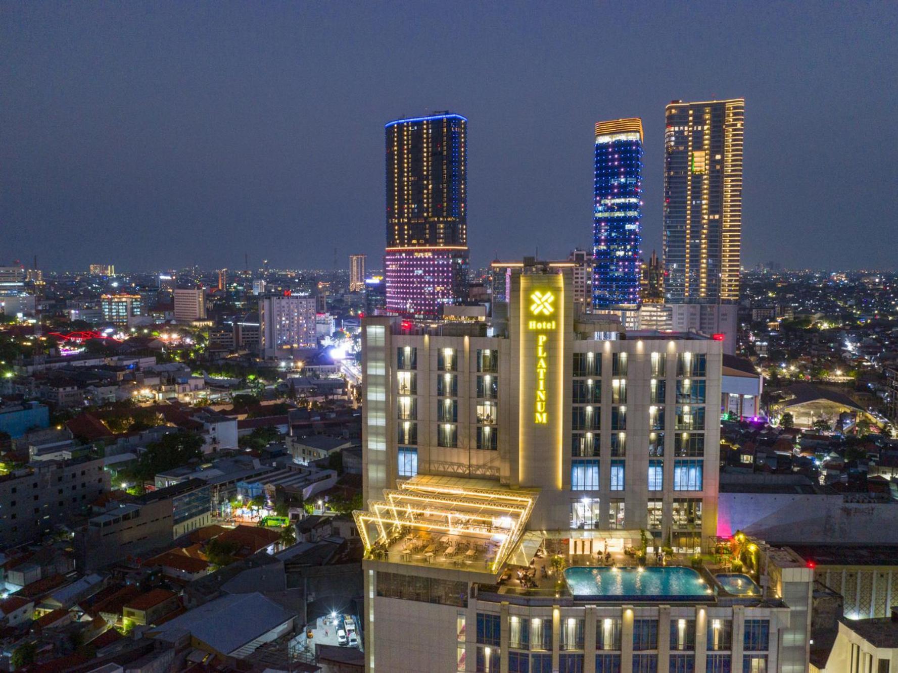 Platinum Hotel Tunjungan Сурабая Экстерьер фото